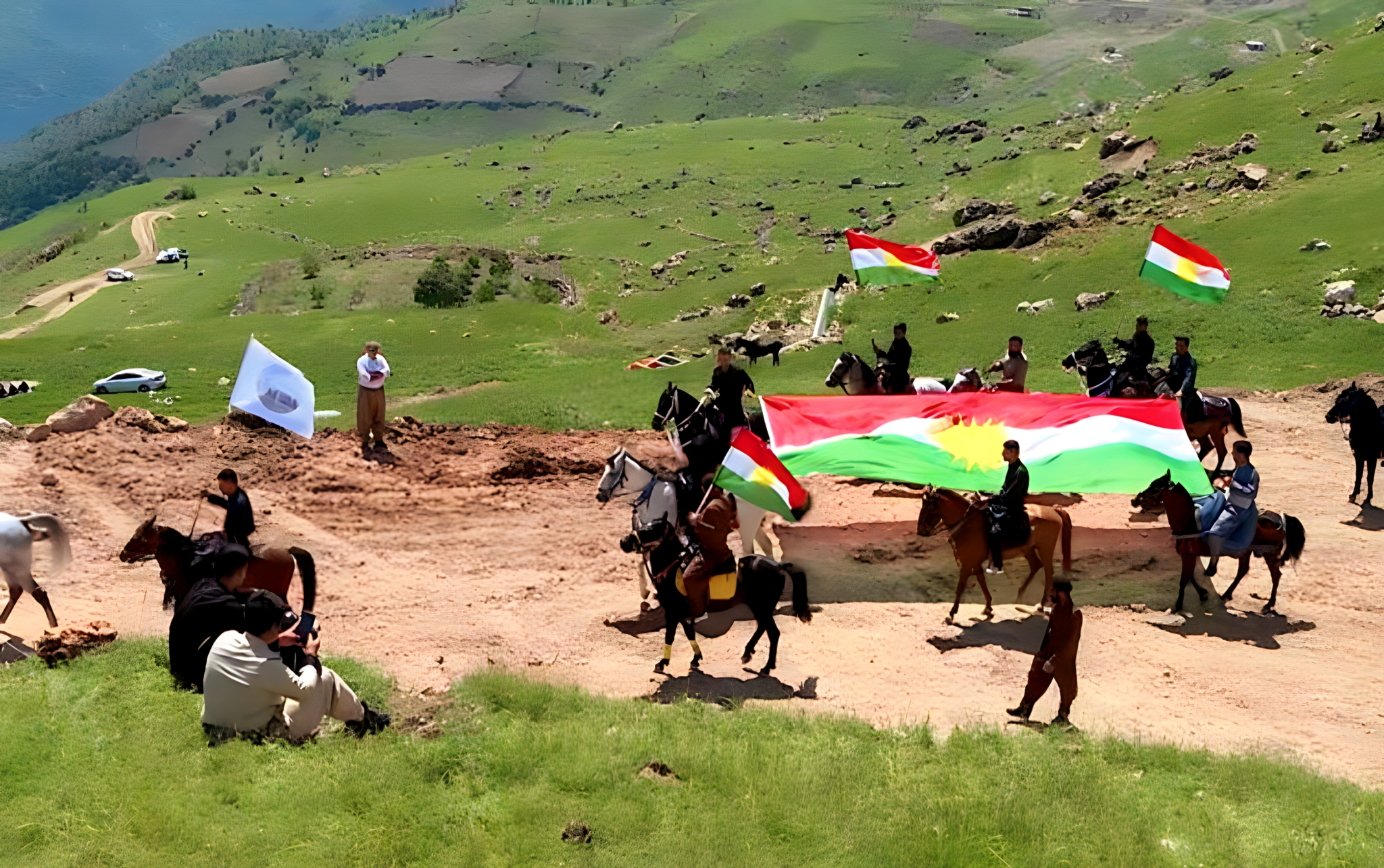 Warte'de Kültür ve Doğa Buluştu: Karox Dağı’nda Geleneksel Bahar Şenliği Renkli Görüntülere Sahne Oldu