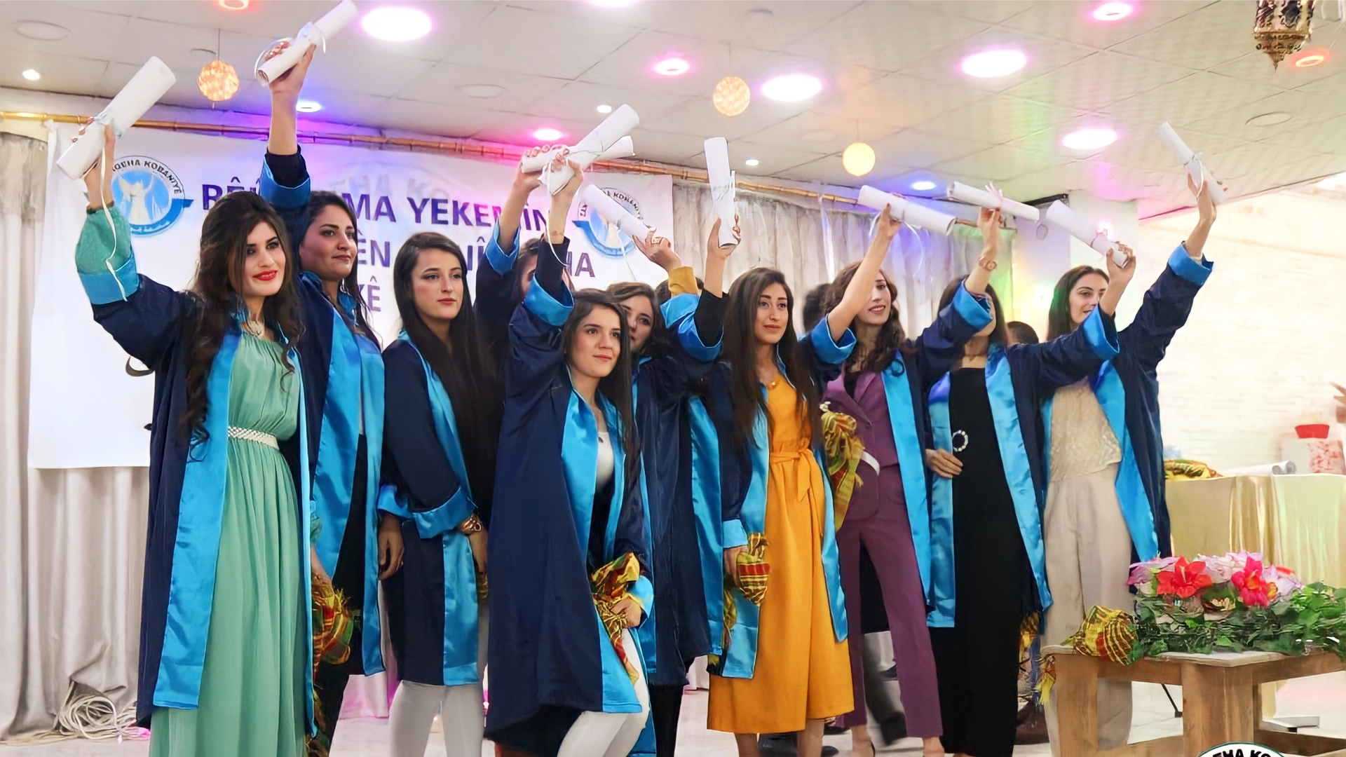 Kobani Üniversitesi Öğrencileri